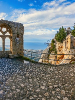 Poznaj nasze apartamenty na Cyprze i zapoznaj się z zasadami pobytu, wyposażeniem i wskazówkami dla turystów. Idealne miejsce na wakacje!